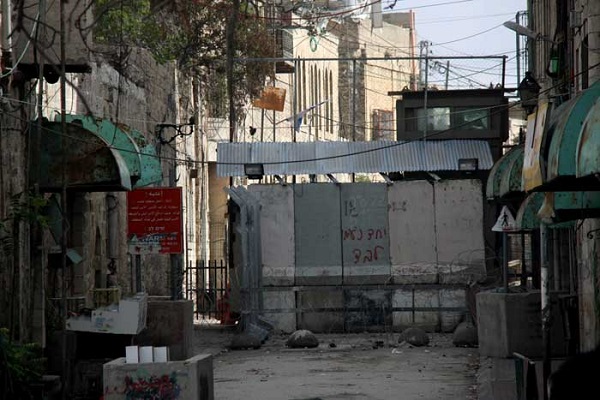 حاجز باب الزاوية على مدخل شارع الشهداء